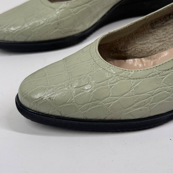 Vintage Salvatore Ferragamo Wedge Pumps Croc Embossed Leather Nile Green Sz 8.5 - Picture 9 of 16
